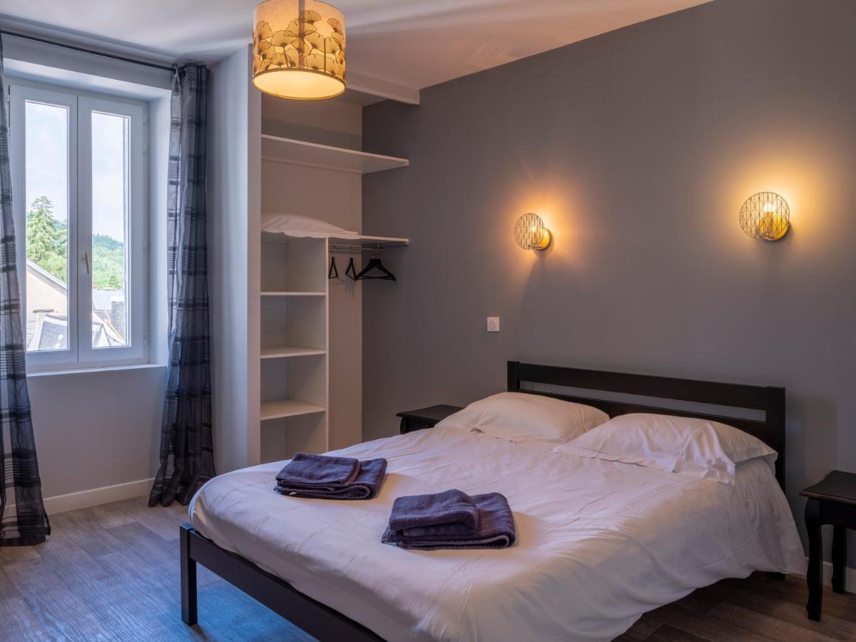 Gite d'étape et de groupe La Villa François Premier La Bourboule Exterior foto