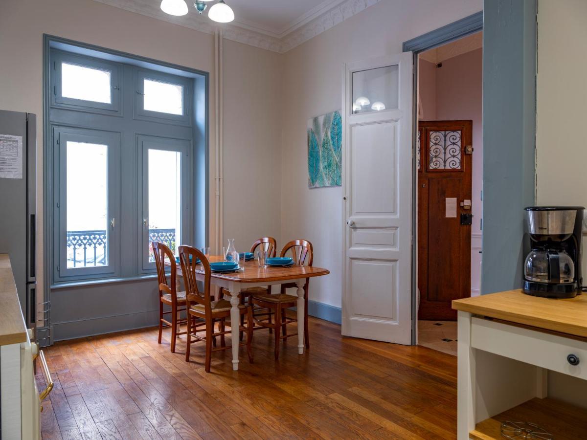 Gite d'étape et de groupe La Villa François Premier La Bourboule Exterior foto